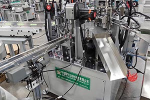 唇膏管自動(dòng)組裝機(jī)
